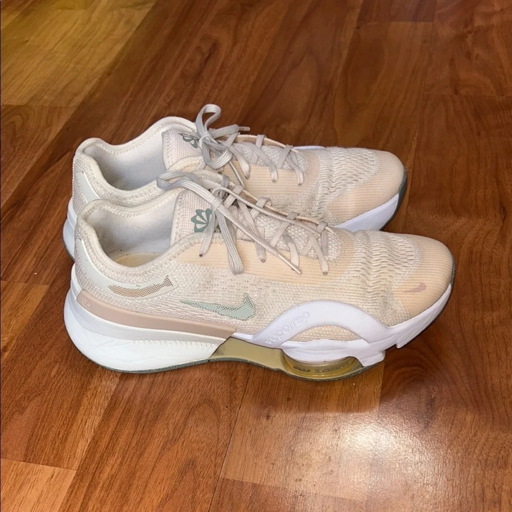 Nike Zoom SuperRep air 4 Cream Sneakers with Canvas Material